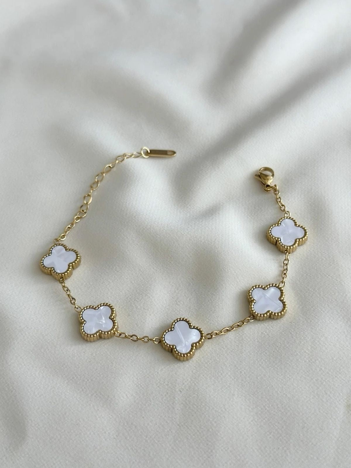 Pearl Clover Gold Bracelet