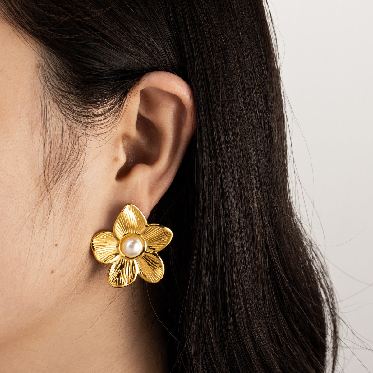 Floral Earrings with pearl