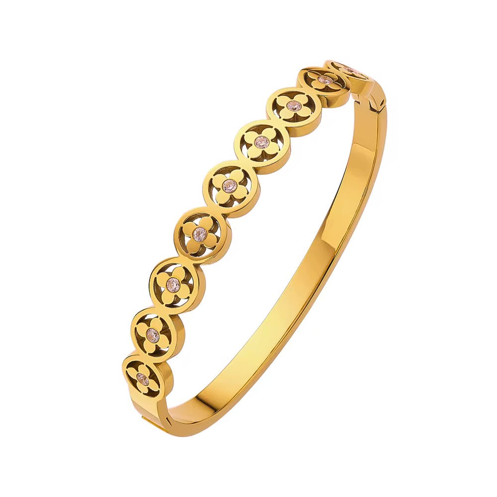 EVIE CLOVER BANGLE