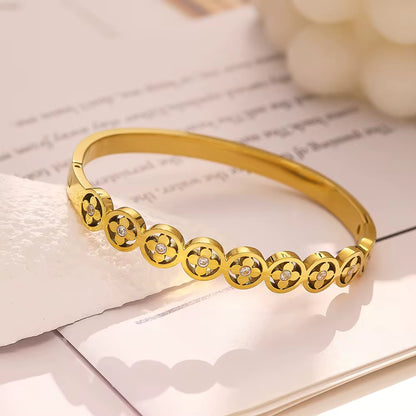 EVIE CLOVER BANGLE