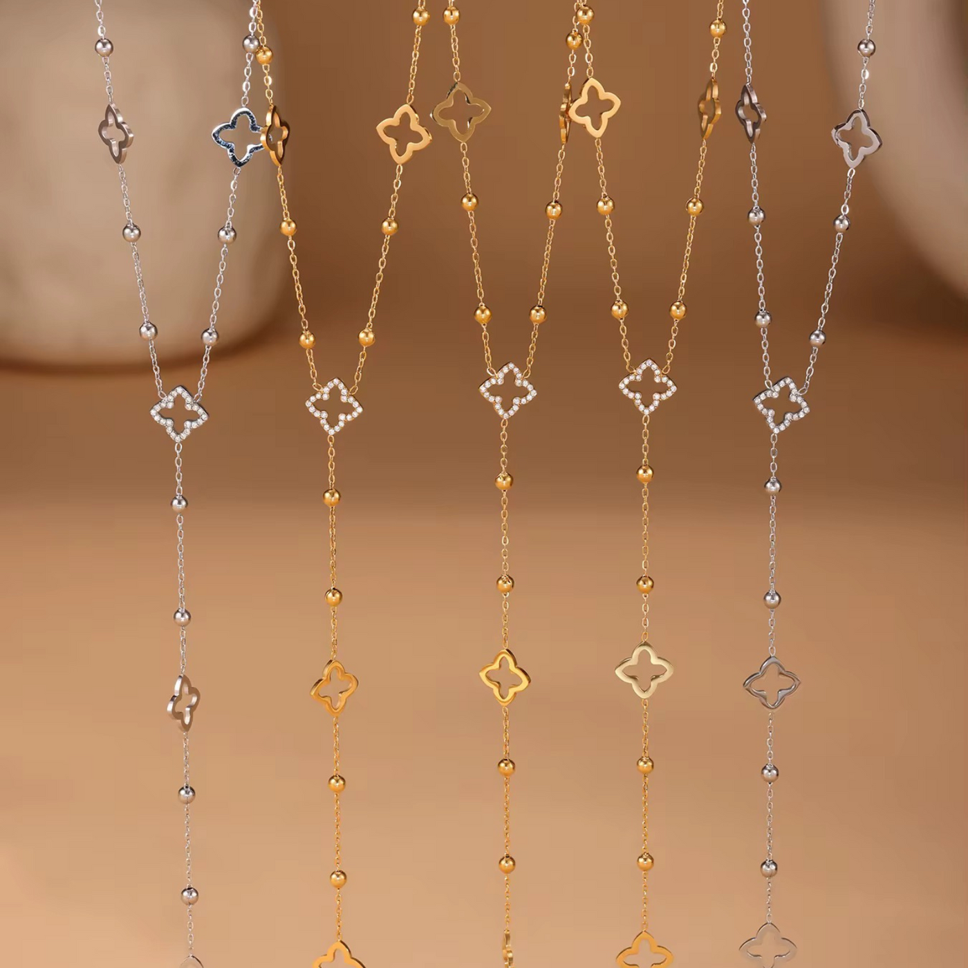 CLOVIELLE LARIAT NECKLACE