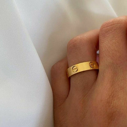 Screw-head Motif Ring