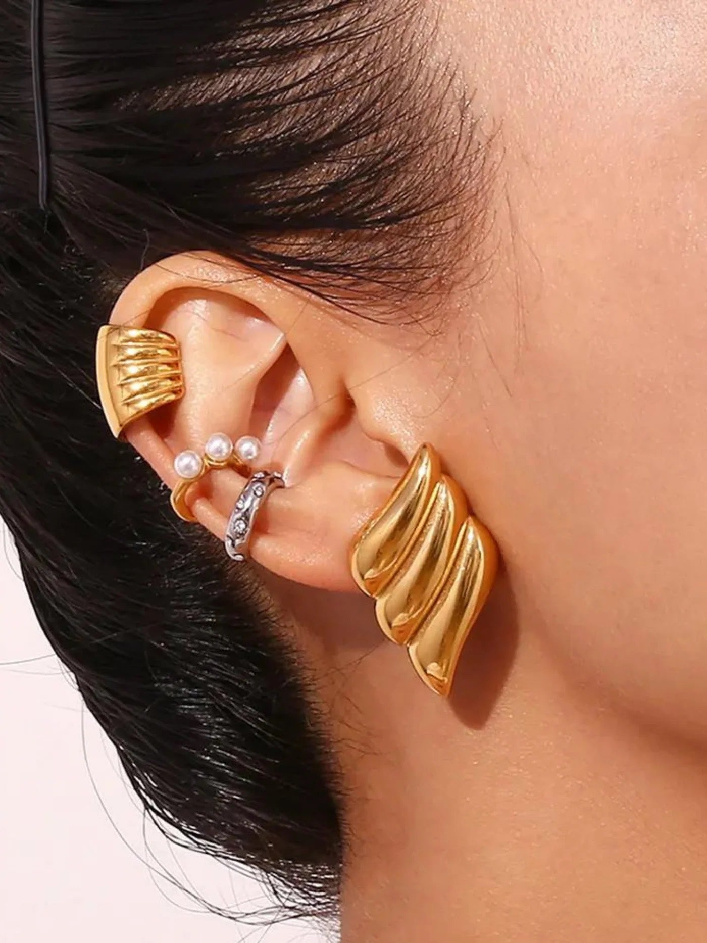 Wing-shaped Stud Earrings
