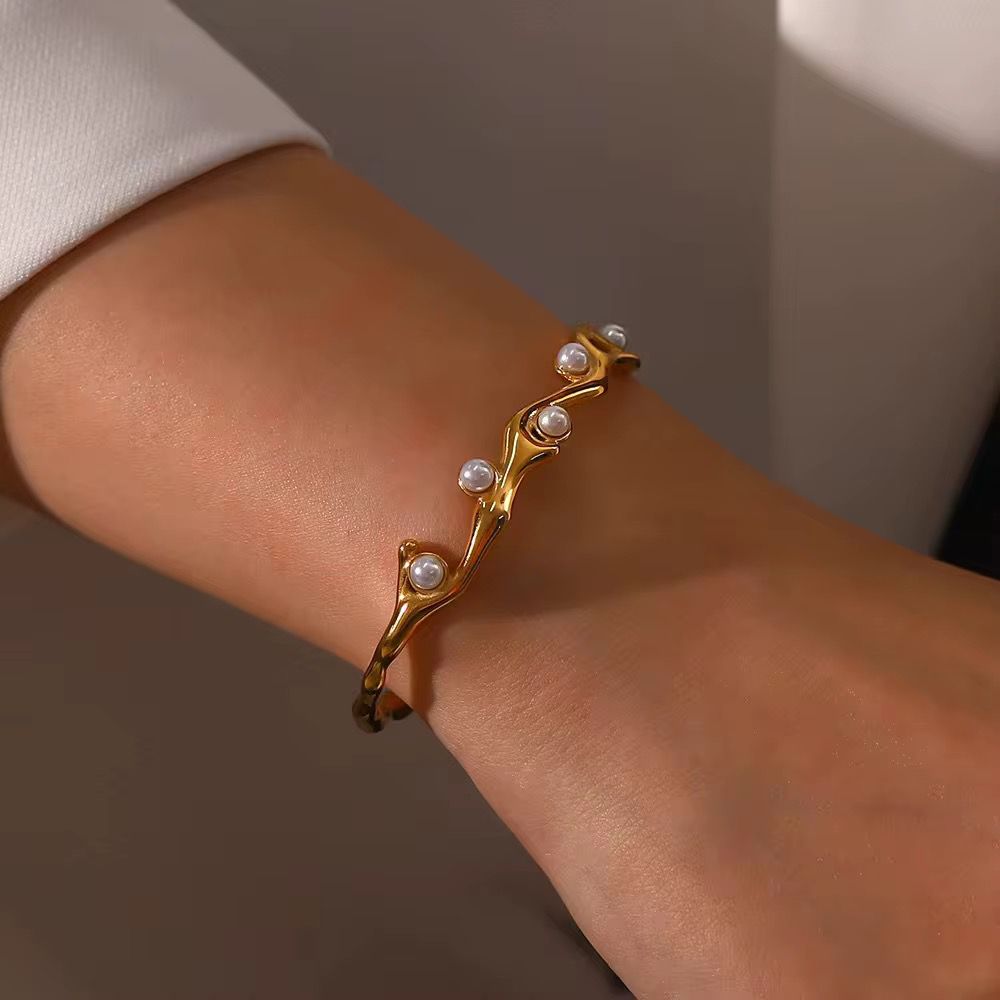 Open Pearl bangle, bracelet