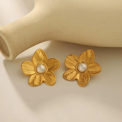 Floral Earrings with pearl
