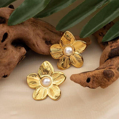 Floral Earrings with pearl
